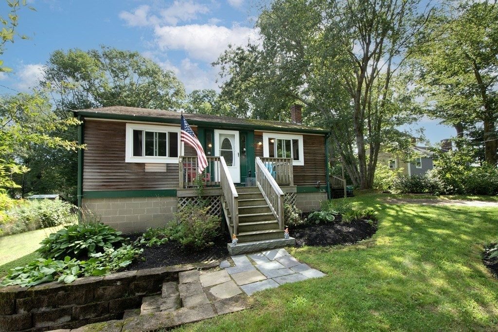 32 4th Avenue Halifax, MA 02338 - Photo 2 of 29