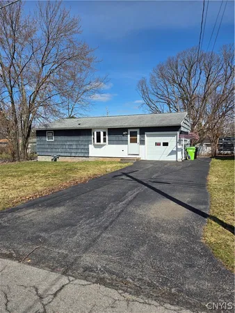 $101,200 | 220 Pleasantview Drive, Salina, NY 13088