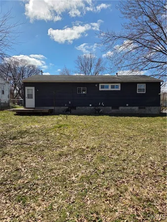 $101,200 | 220 Pleasantview Drive, Salina, NY 13088