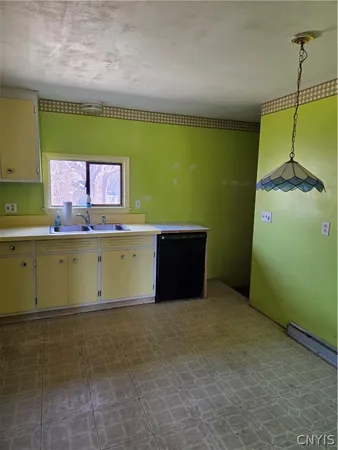 $101,200 | 220 Pleasantview Drive, Salina, NY 13088