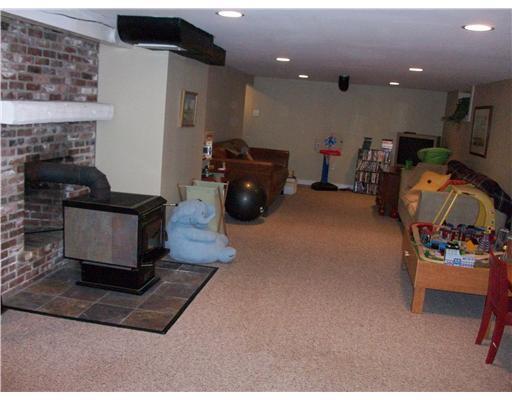 22 Broad Cove Road Cape Elizabeth, ME 04107 - Photo 7 of 13 Den/Family/Great Room. Many...