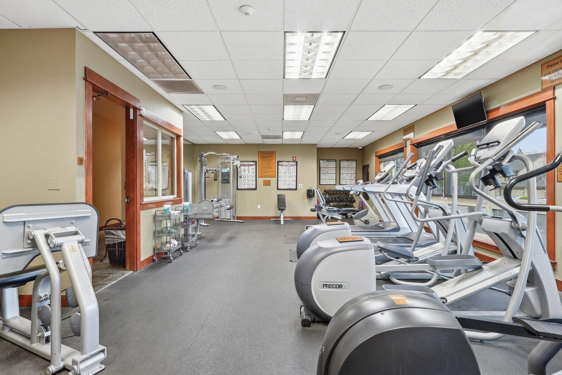 61156 Foxglove Loop Bend, OR 97702 - Photo 37 of 44 Fitness center