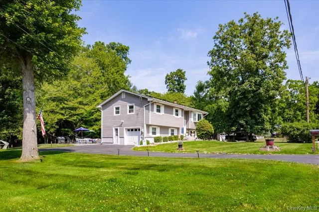 $899,000 | 1 North Amundsen Lane, Airmont, NY 10901
