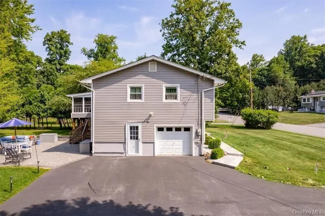 $899,000 | 1 North Amundsen Lane, Airmont, NY 10901