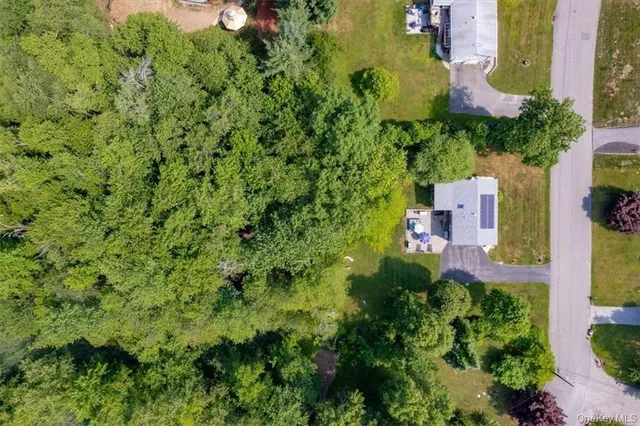 $899,000 | 1 North Amundsen Lane, Airmont, NY 10901