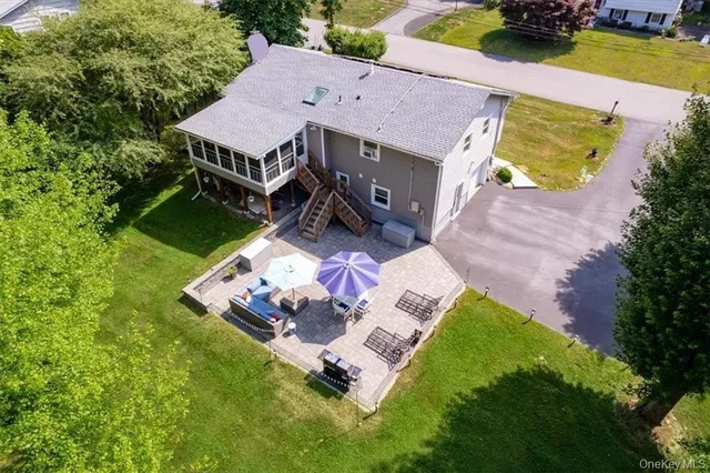 $899,000 | 1 North Amundsen Lane, Airmont, NY 10901