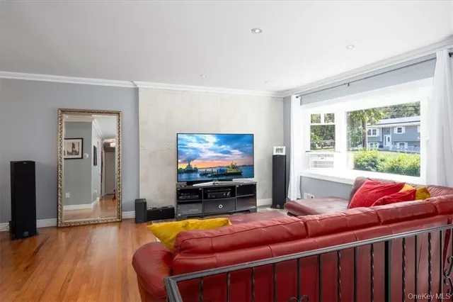 $899,000 | 1 North Amundsen Lane, Airmont, NY 10901