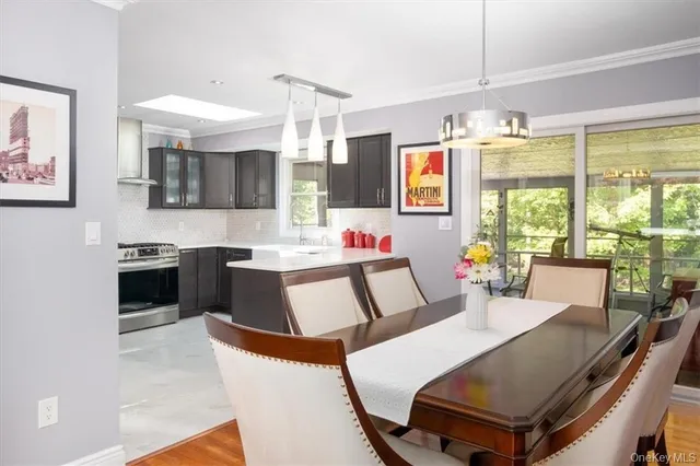 $899,000 | 1 North Amundsen Lane, Airmont, NY 10901