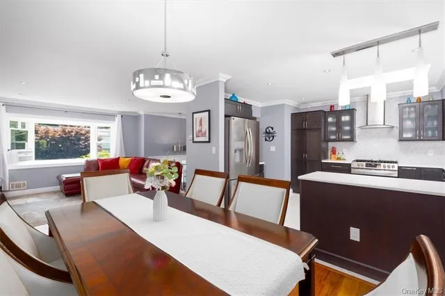 $899,000 | 1 North Amundsen Lane, Airmont, NY 10901