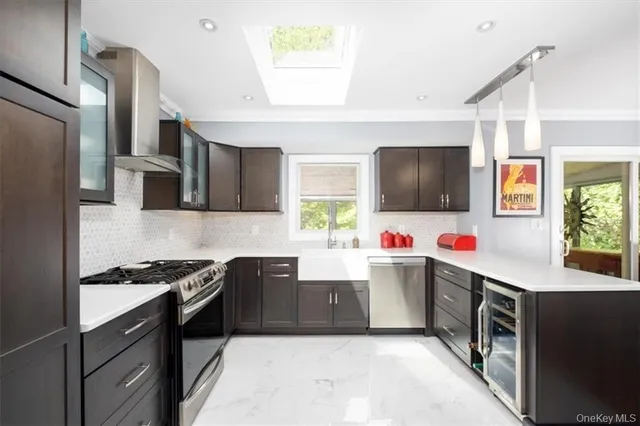 $899,000 | 1 North Amundsen Lane, Airmont, NY 10901