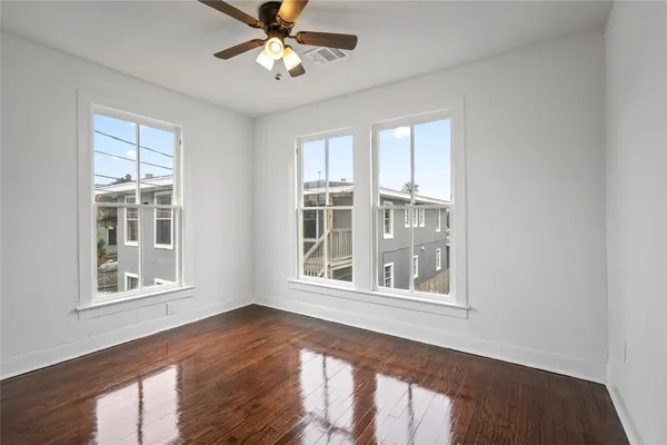 $2,400 | 1106 Winnie Street, Galveston, TX 77550