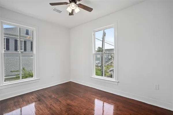 $2,400 | 1106 Winnie Street, Galveston, TX 77550
