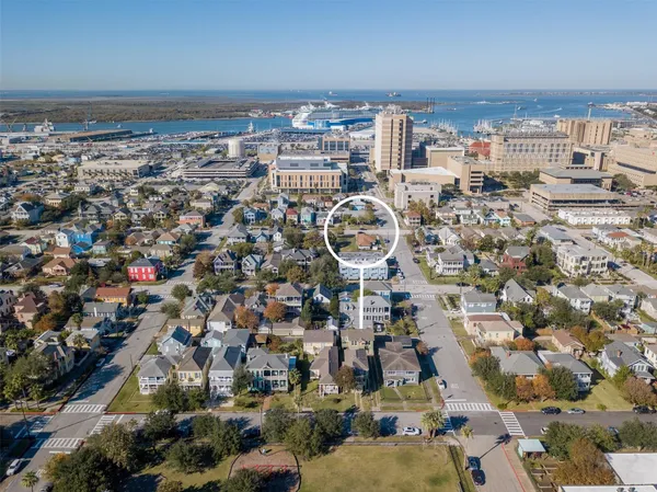 $2,400 | 1106 Winnie Street, Galveston, TX 77550
