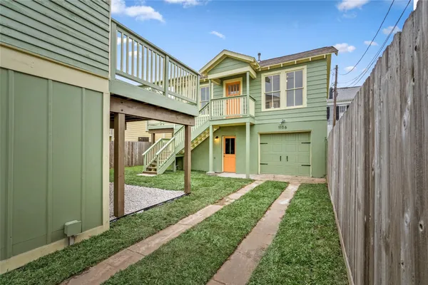 $2,400 | 1106 Winnie Street, Galveston, TX 77550