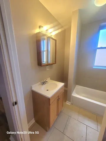 $1,450 | 1423 South Drake Avenue, Unit 2, Chicago, IL 60623