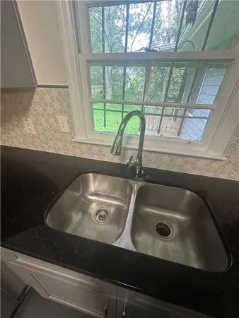 a close view of sink