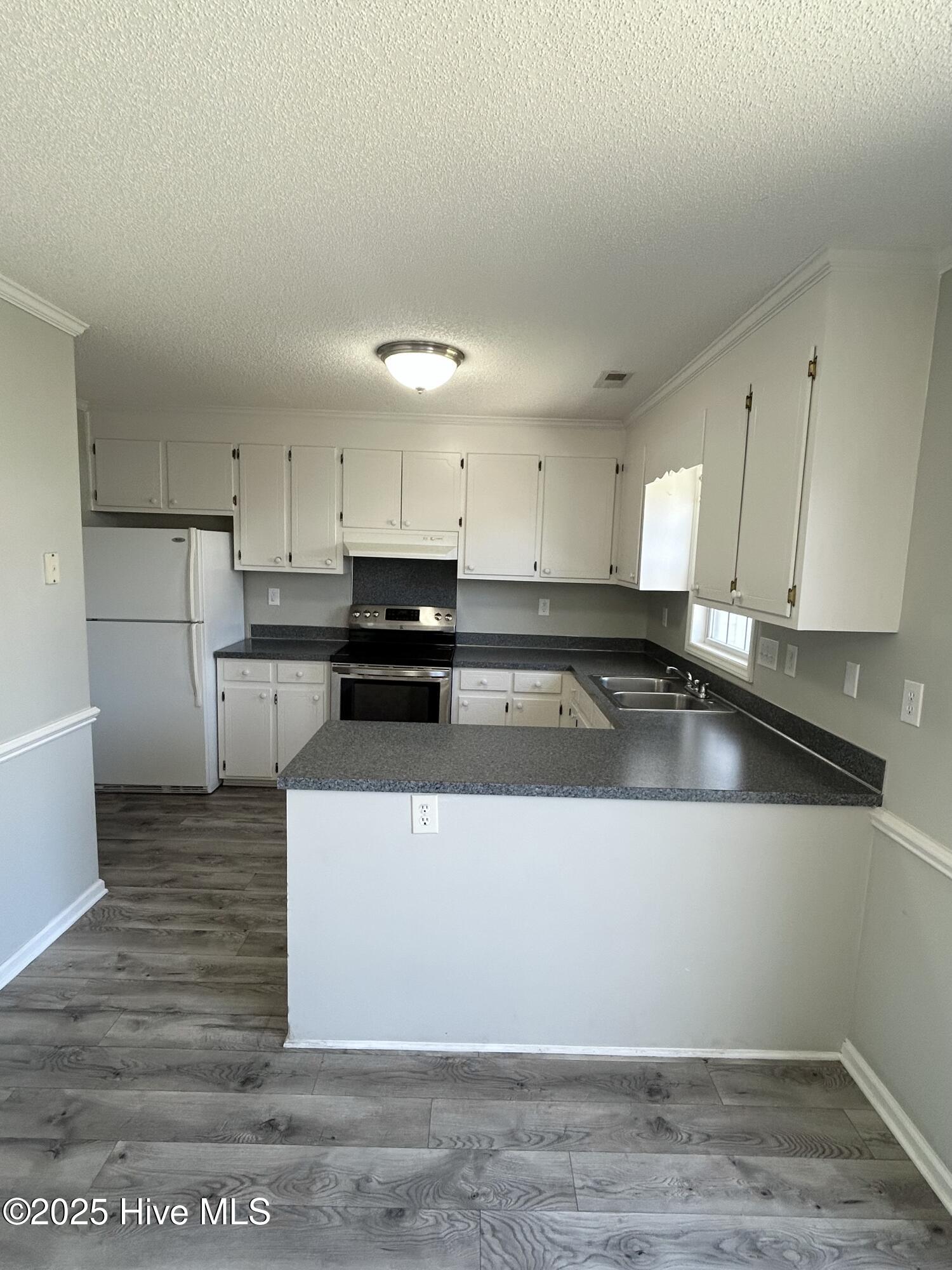 890 Spring Forest Road, Unit I8 Greenville, NC 27834 - Photo 5 of 19 IMG_1511