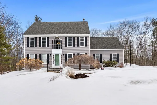 $750,000 | 401 Wallace Road, Goffstown, NH 03045