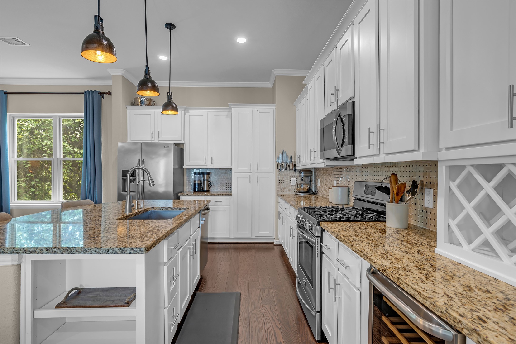 8905 Wind Springs Drive Houston, TX 77080 - Photo 12 of 25