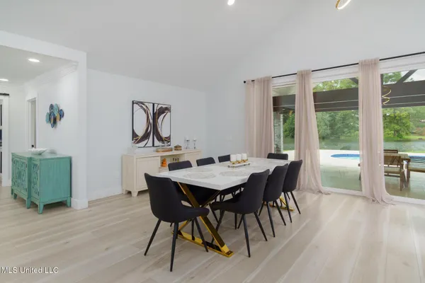 $1,249,000 | 73 Baracuda Drive, Hattiesburg, MS 39402