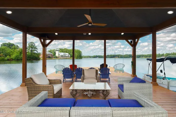 $1,249,000 | 73 Baracuda Drive, Hattiesburg, MS 39402