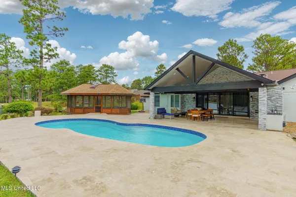 $1,249,000 | 73 Baracuda Drive, Hattiesburg, MS 39402