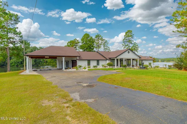 $1,249,000 | 73 Baracuda Drive, Hattiesburg, MS 39402