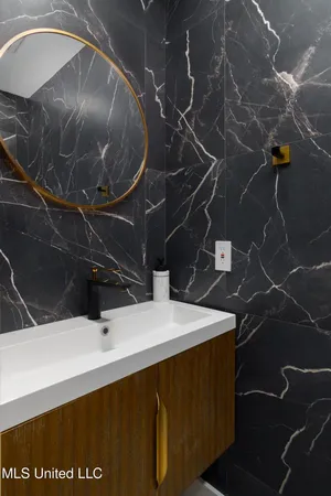 $1,249,000 | 73 Baracuda Drive, Hattiesburg, MS 39402