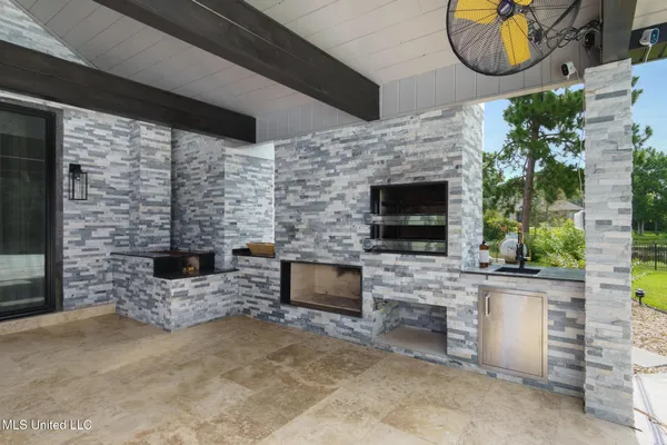$1,249,000 | 73 Baracuda Drive, Hattiesburg, MS 39402