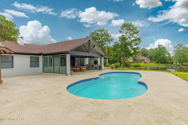 $1,249,000 | 73 Baracuda Drive, Hattiesburg, MS 39402