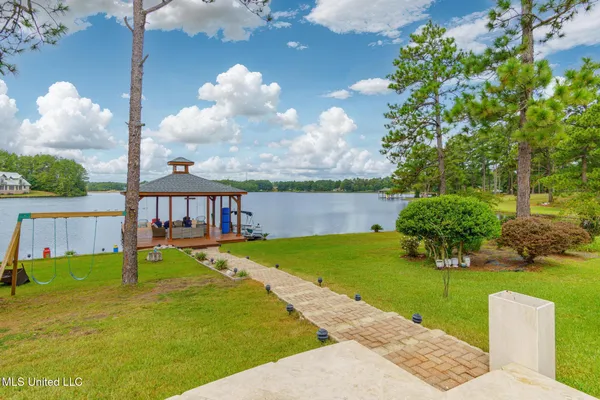 $1,249,000 | 73 Baracuda Drive, Hattiesburg, MS 39402
