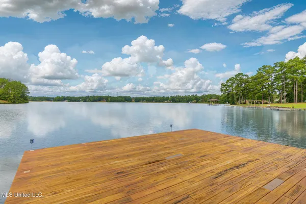 $1,249,000 | 73 Baracuda Drive, Hattiesburg, MS 39402