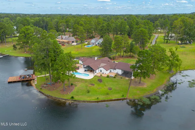 $1,249,000 | 73 Baracuda Drive, Hattiesburg, MS 39402