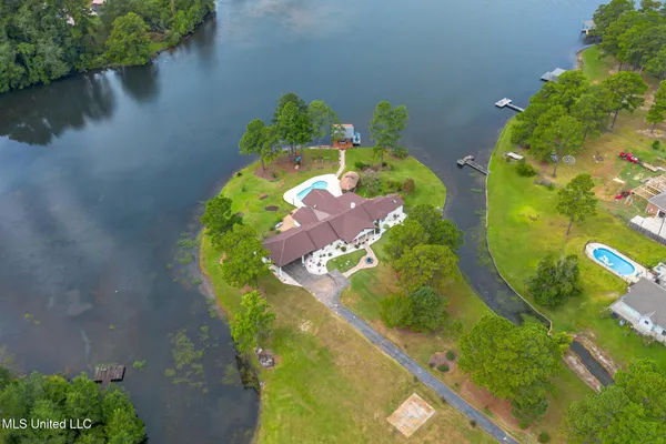 $1,249,000 | 73 Baracuda Drive, Hattiesburg, MS 39402