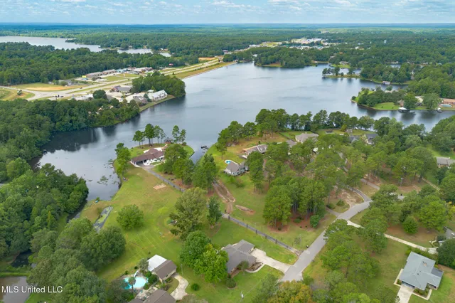 $1,249,000 | 73 Baracuda Drive, Hattiesburg, MS 39402