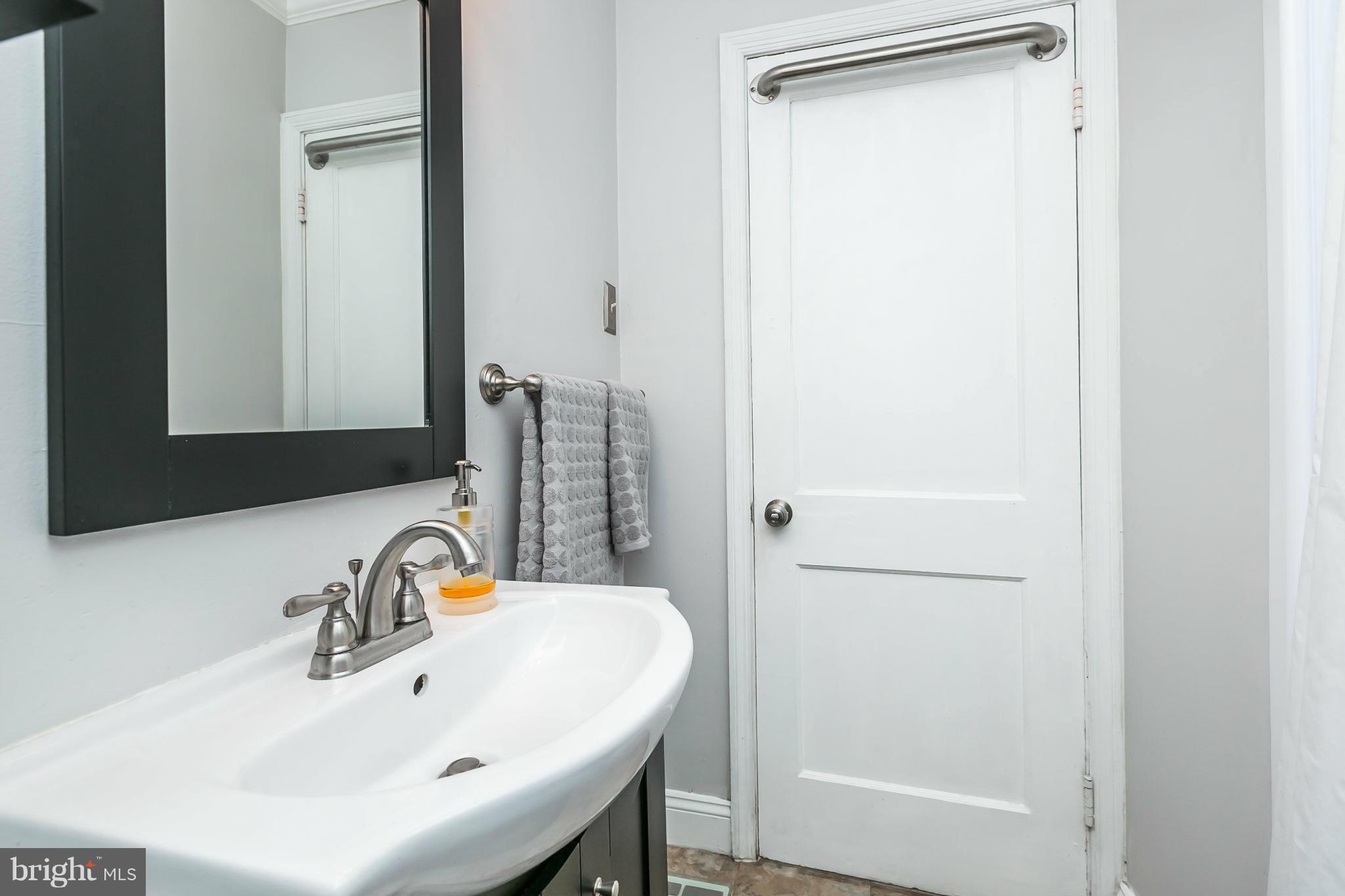6816 Conley Street Baltimore, MD 21224 - Photo 11 of 23 Bath