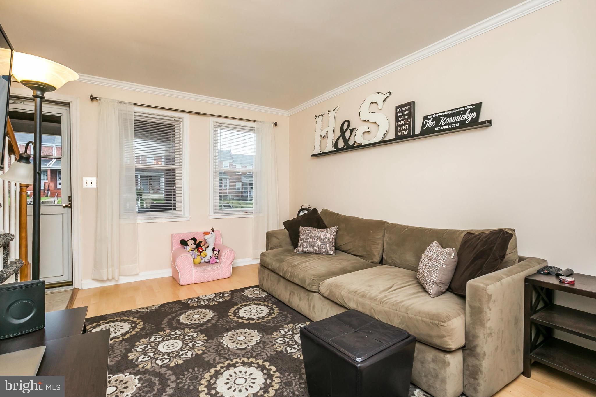 6816 Conley Street Baltimore, MD 21224 - Photo 3 of 23 Living Room