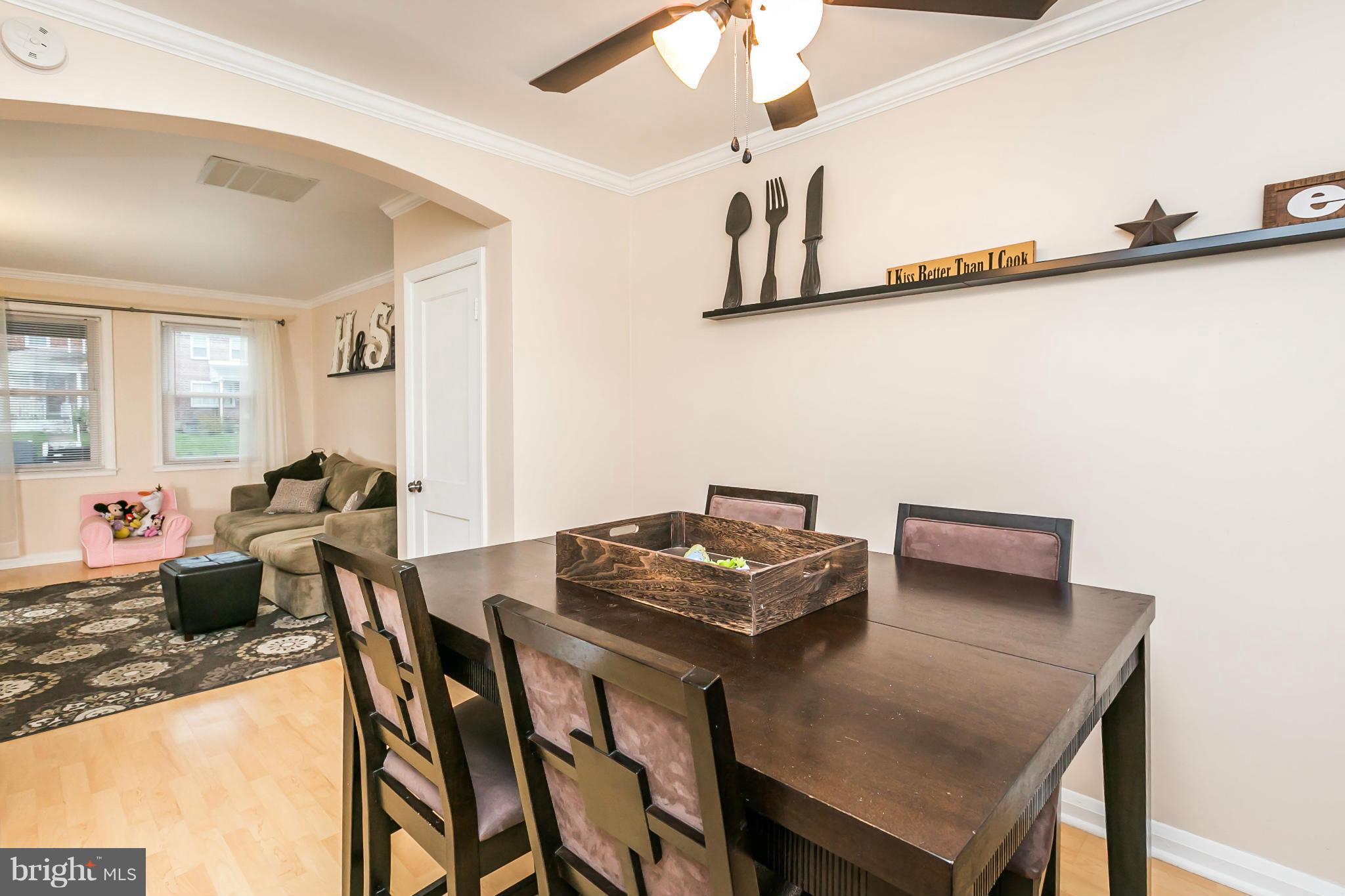 6816 Conley Street Baltimore, MD 21224 - Photo 5 of 23 Living Room