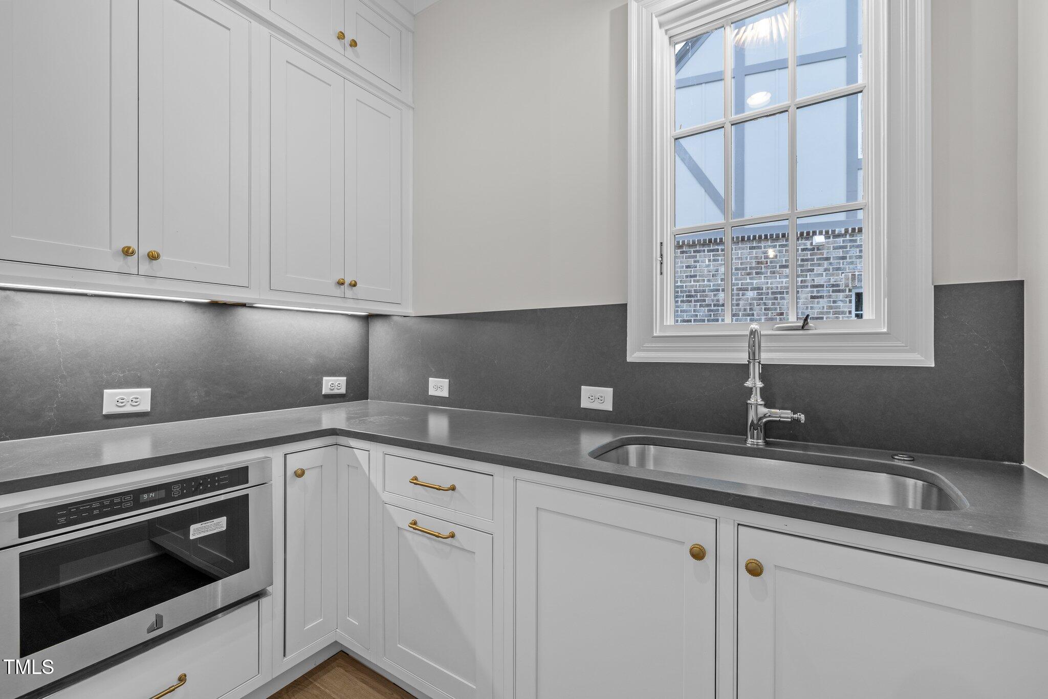 2642 Marchmont Street Raleigh, NC 27608 - Photo 21 of 66 16-web-or-mls-5Z8A3326