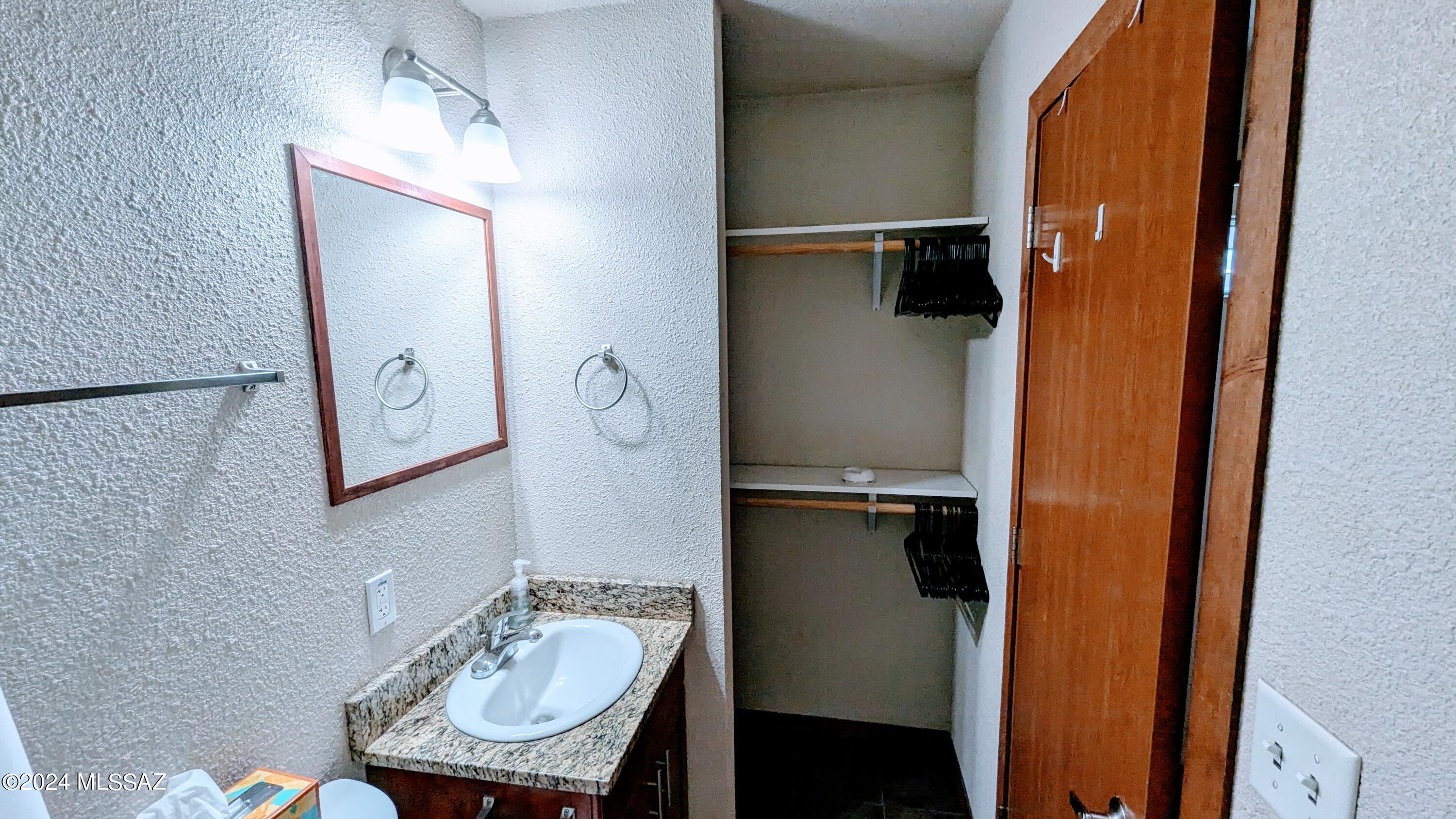 121 East Roger Road, Unit D Tucson, AZ 85705 - Photo 6 of 6