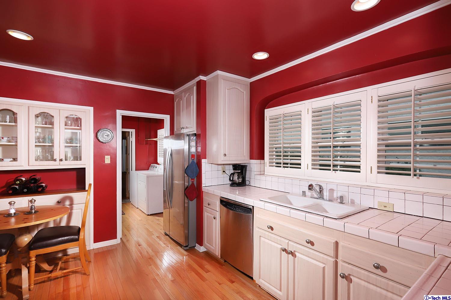 2011 West Kenneth Road Glendale, CA 91201 - Photo 11 of 32 Gallery Image 11