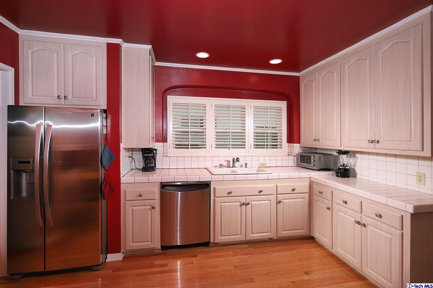 2011 West Kenneth Road Glendale, CA 91201 - Photo 12 of 32 Gallery Image 12