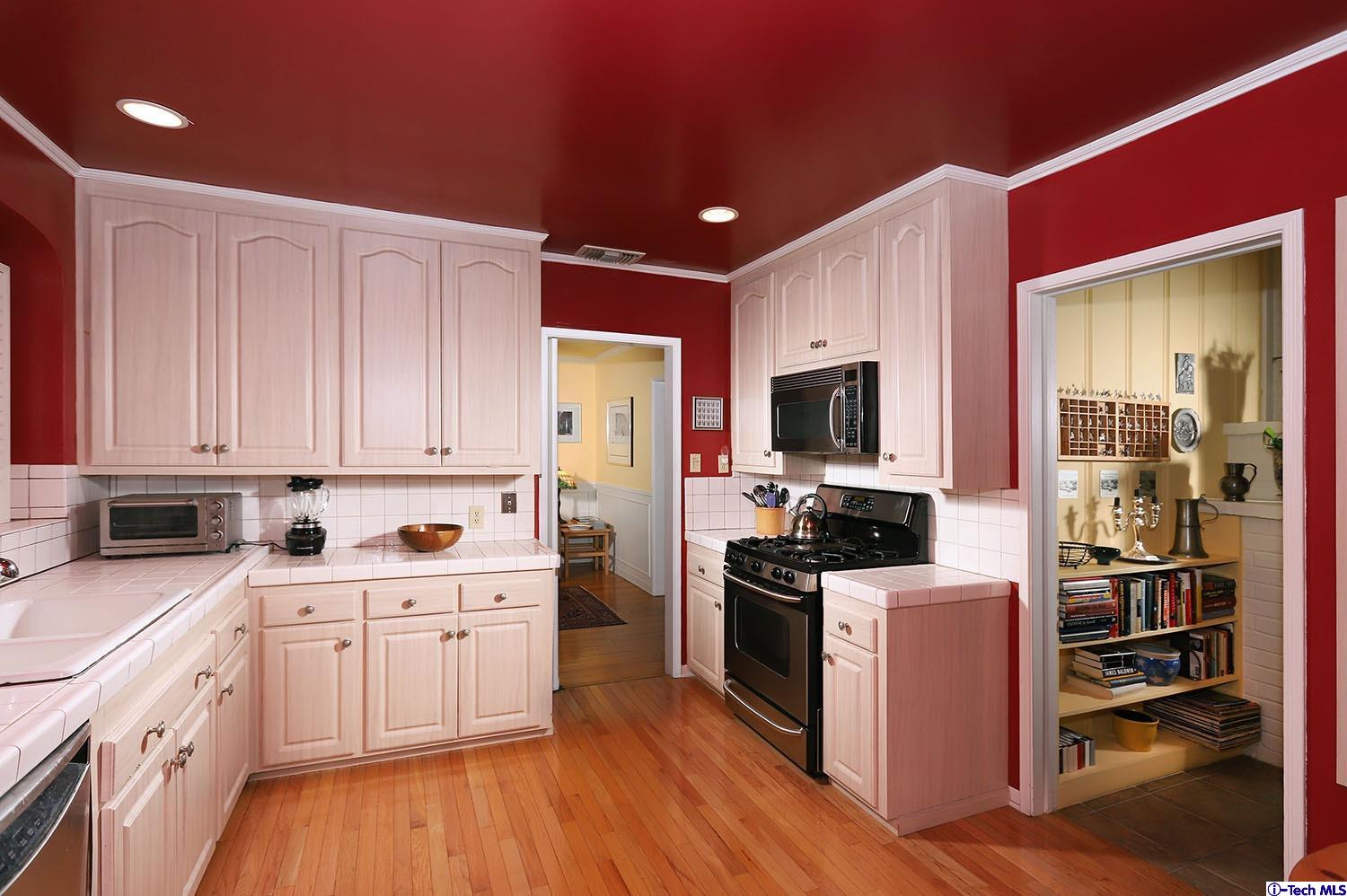 2011 West Kenneth Road Glendale, CA 91201 - Photo 13 of 32 Gallery Image 13