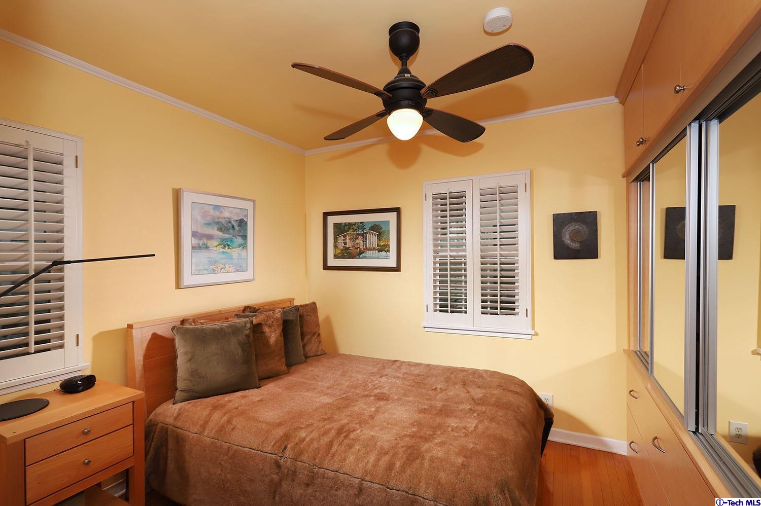 2011 West Kenneth Road Glendale, CA 91201 - Photo 17 of 32 Gallery Image 17
