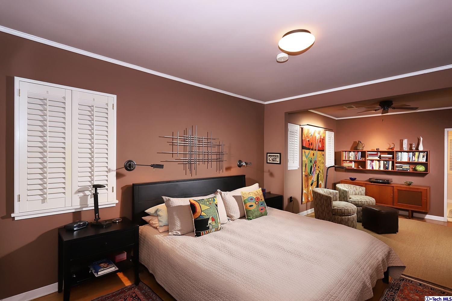 2011 West Kenneth Road Glendale, CA 91201 - Photo 22 of 32 Gallery Image 22