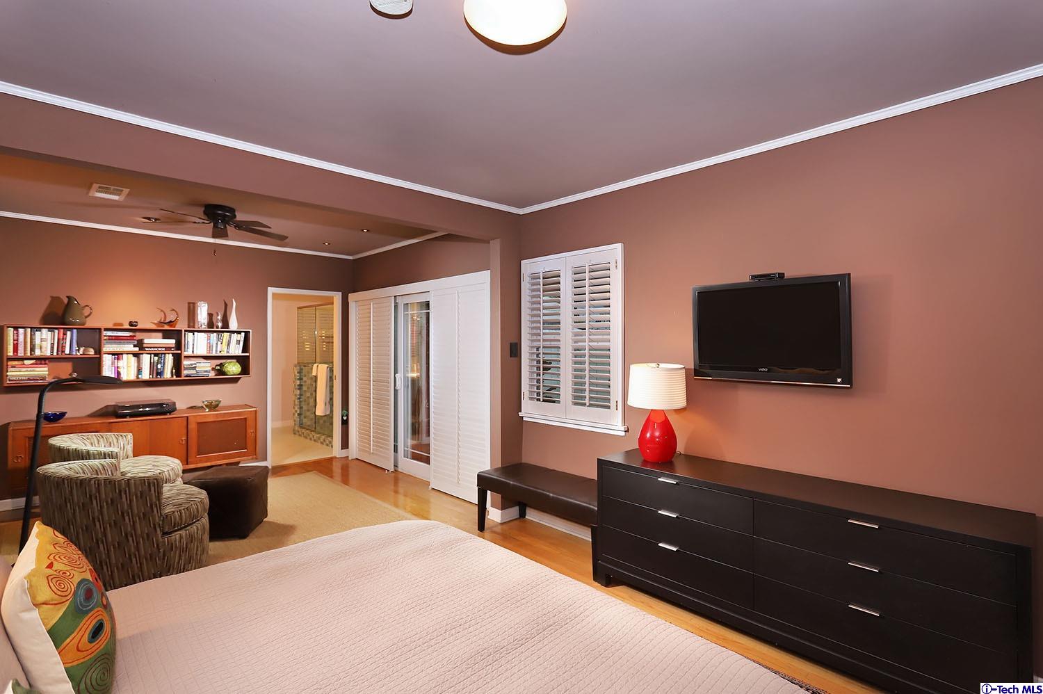 2011 West Kenneth Road Glendale, CA 91201 - Photo 25 of 32 Gallery Image 25