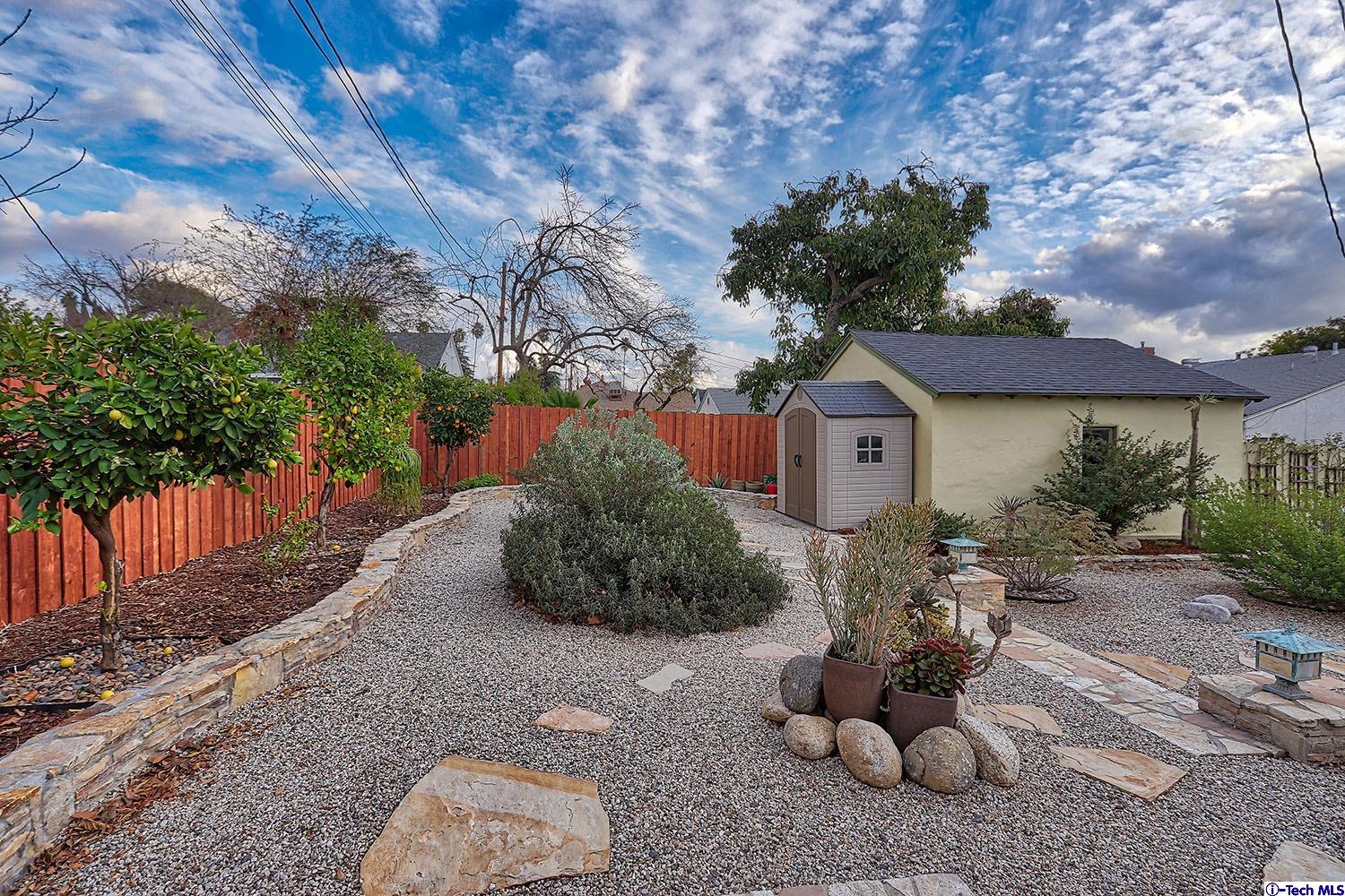 2011 West Kenneth Road Glendale, CA 91201 - Photo 30 of 32 Gallery Image 30
