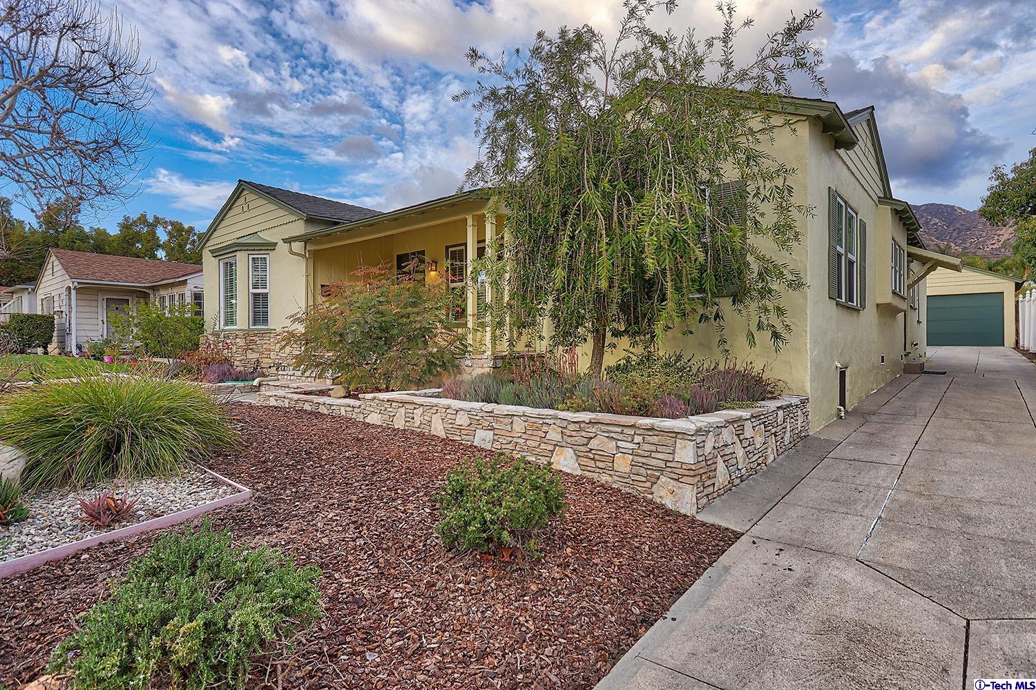2011 West Kenneth Road Glendale, CA 91201 - Photo 4 of 32 Gallery Image 4