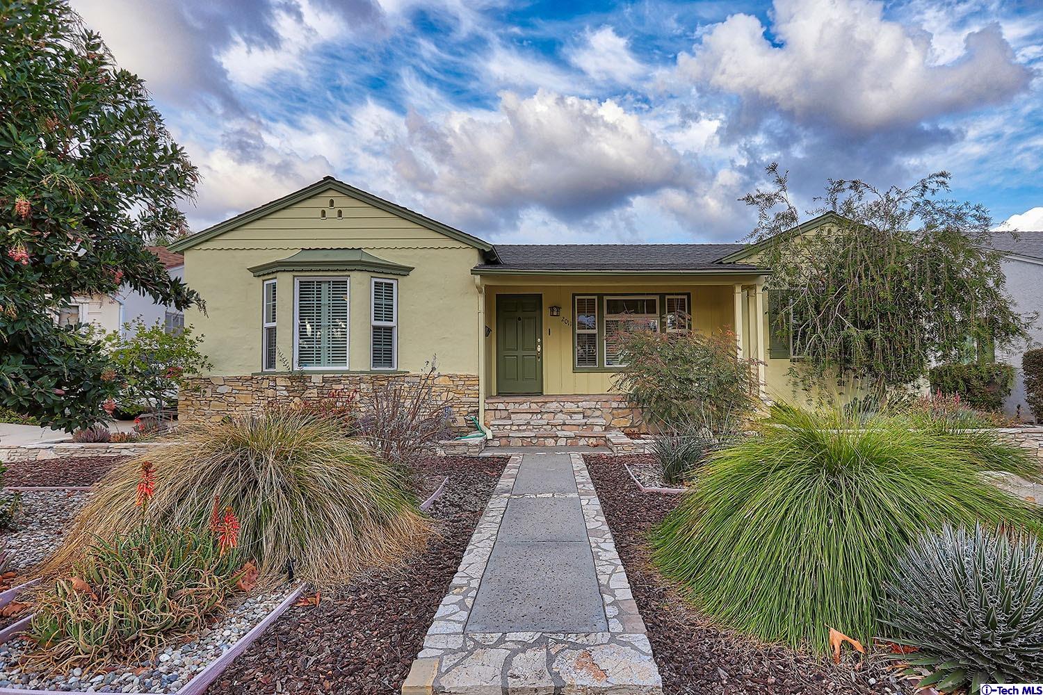2011 West Kenneth Road Glendale, CA 91201 - Photo 5 of 32 Gallery Image 5