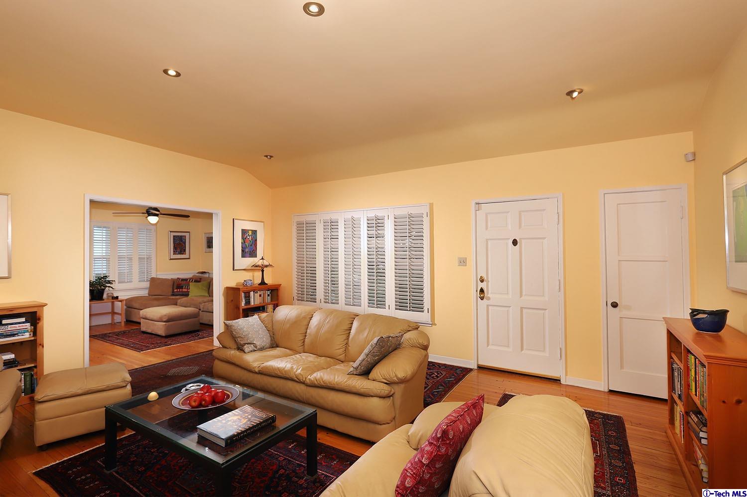 2011 West Kenneth Road Glendale, CA 91201 - Photo 6 of 32 Gallery Image 6